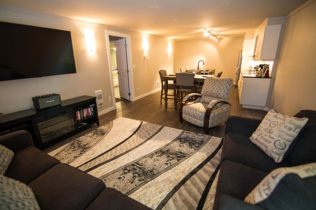 Clipperton Suite By Revelstoke Vacations מראה חיצוני תמונה